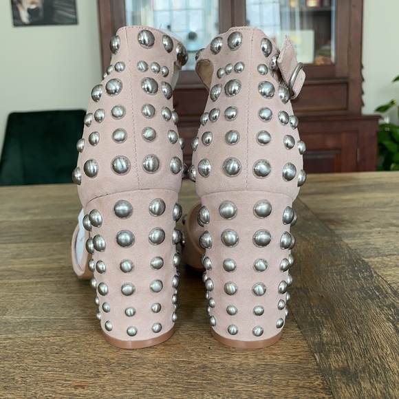 NWT Studded Chinese Laundry Pump - Picture 3 of 4